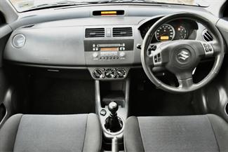 2005 Suzuki SWIFT - Thumbnail